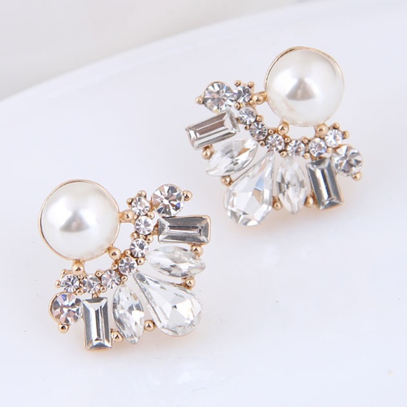 STELLA | Pearl & Stone Statement Earrings - Picture 2 of 3